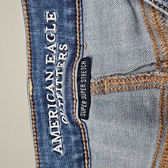 AMERICAN Eagle super super stretch size 6 medium rise jean shorts - Picture 6 of 8